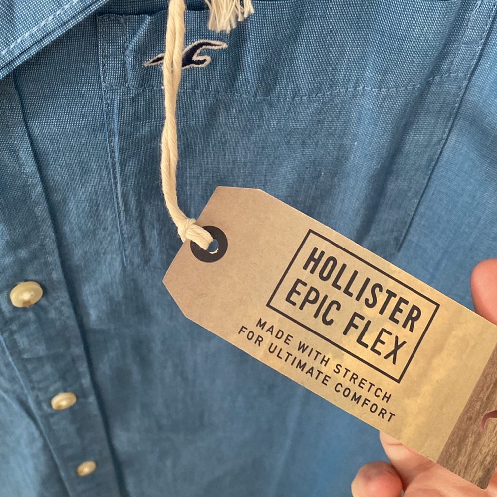 NWT Hollister Long Sleeve Button Up Shirt - Picture 3 of 5